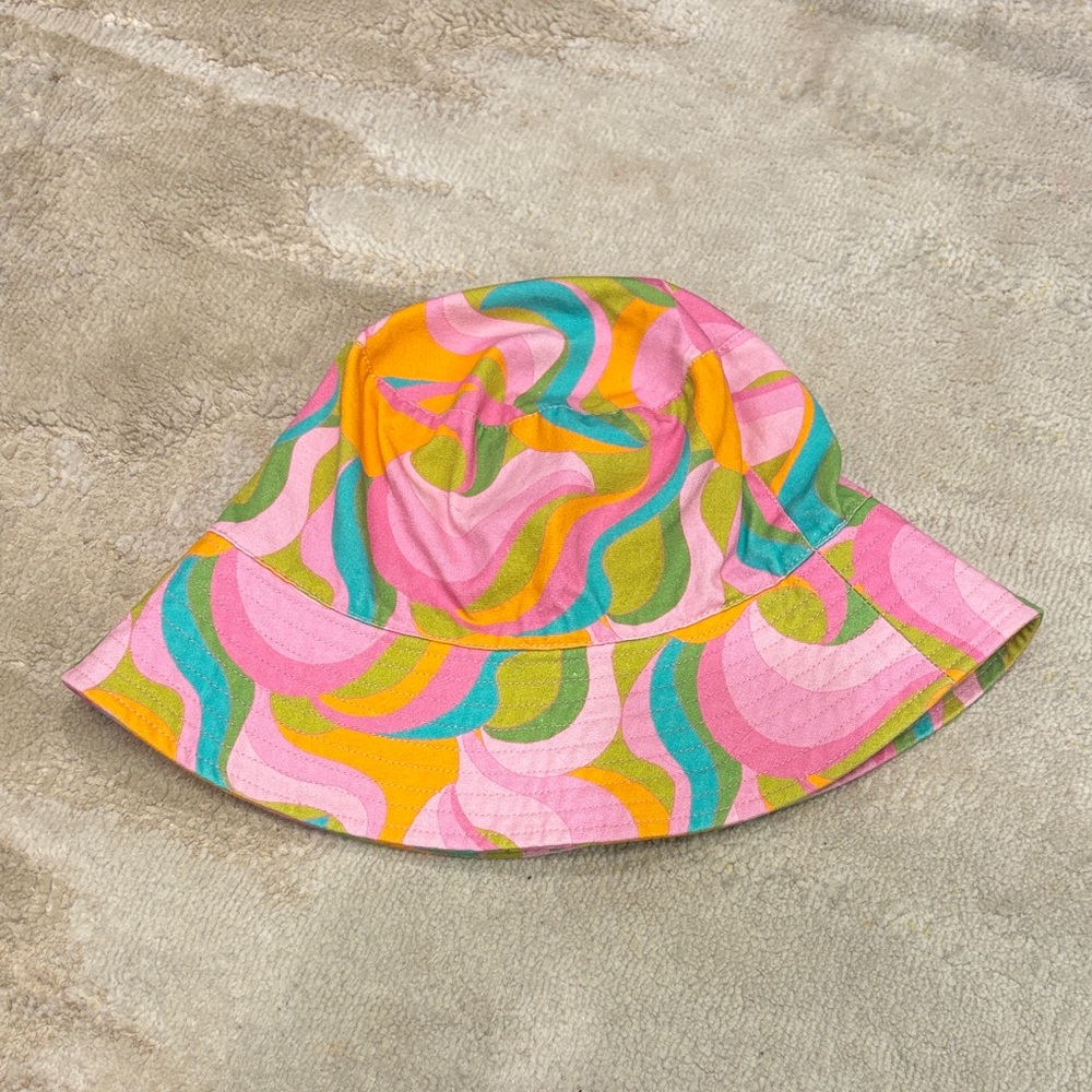 Show me your mumu BARBIE: Colorful Swirl Bucket Hat